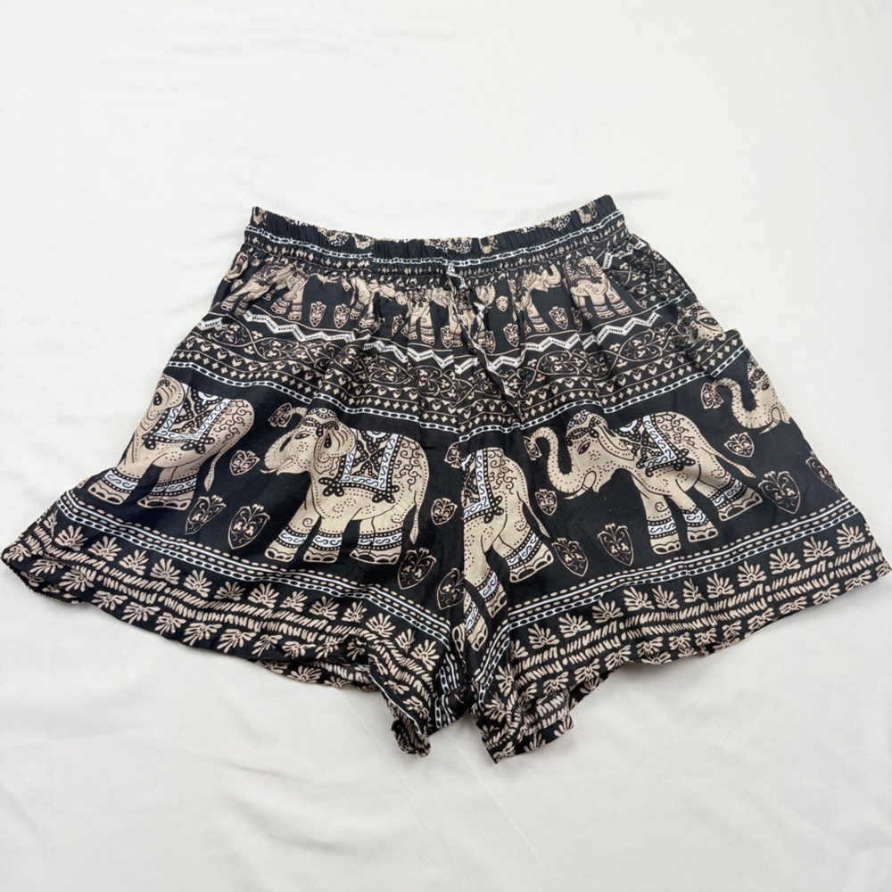 Elephant Patterned High Waist Shorts - Black and Cream